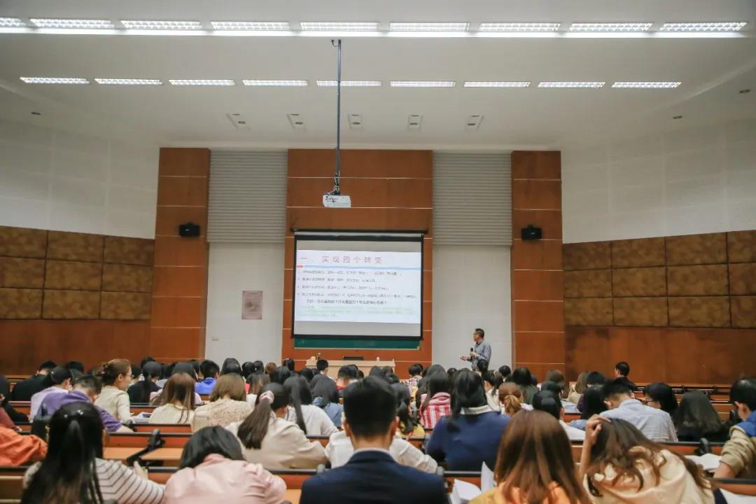 顺德一中实验学校：聚焦青年教师能力提升，全力打造优秀师资队伍