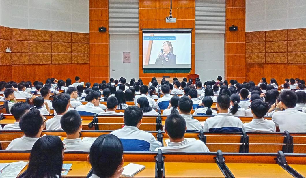青春有约，星夜远航 | 远航文学社秋季学期社员大会顺利召开