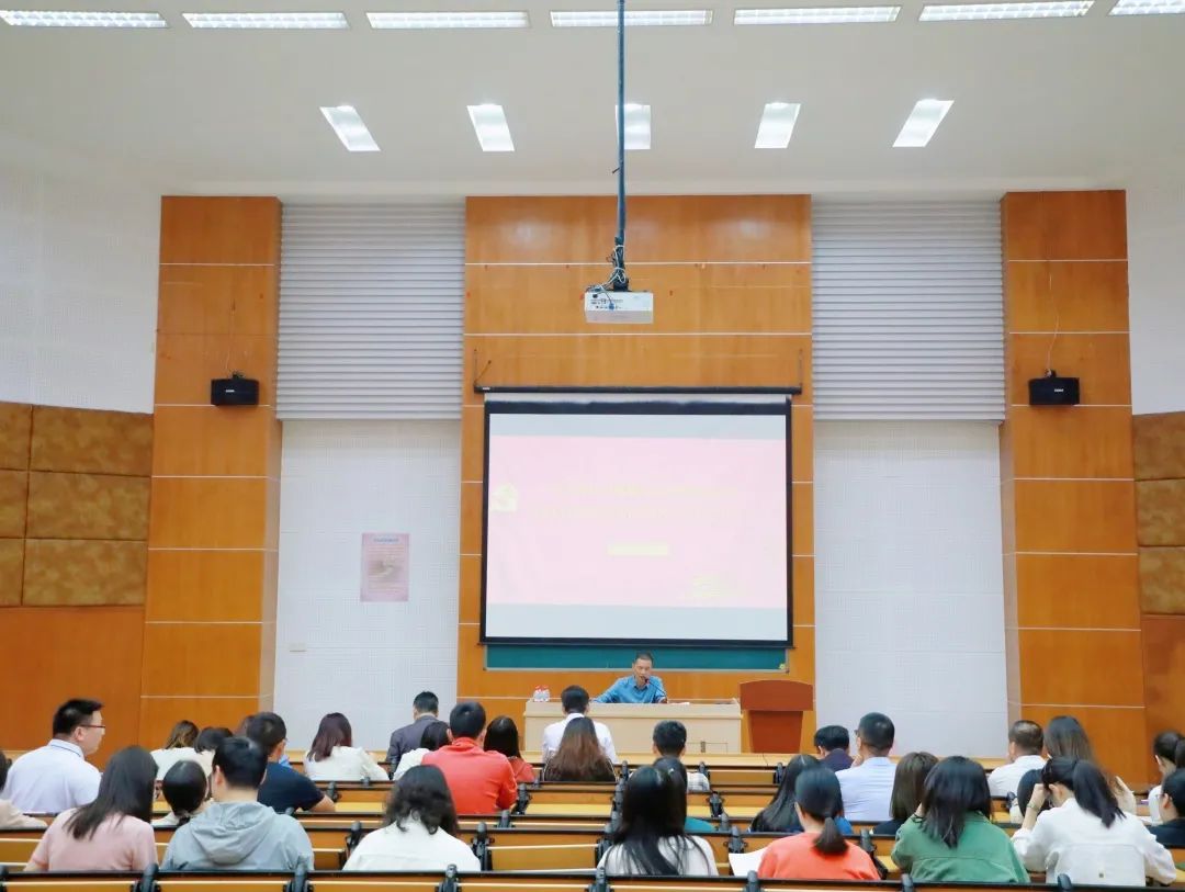 The Party branch of Wonder School, Shunde District, Foshan holds its 2021 organizational life meeting and democratic evaluation