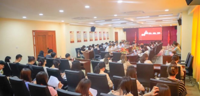 Passing on the May Fourth torch, shining with youthful spirit | Shunde Wonder School holds May Fourth young teachers' symposium